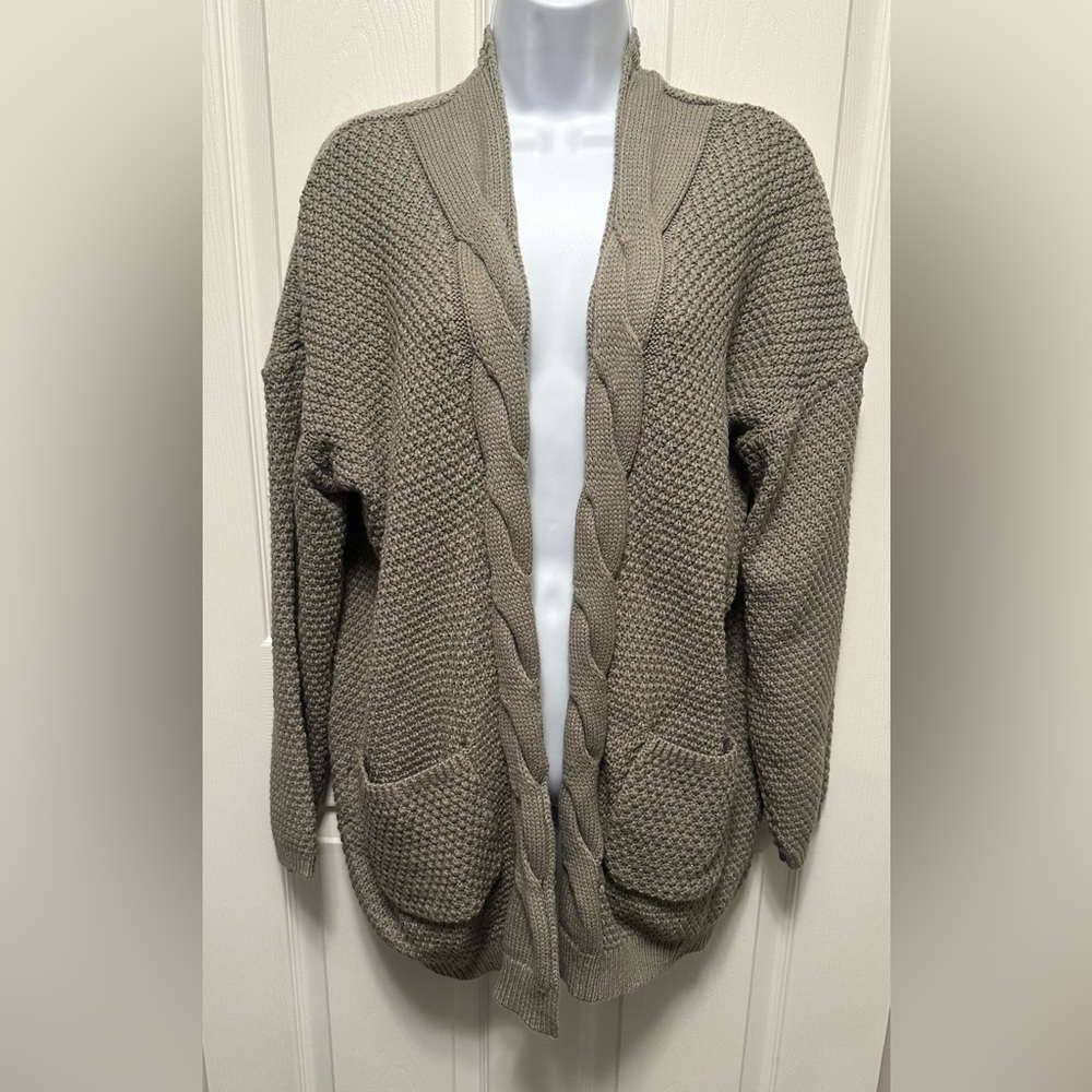 Women’s like new Traleubie cardigan sweater size XL - Picture 1 of 9